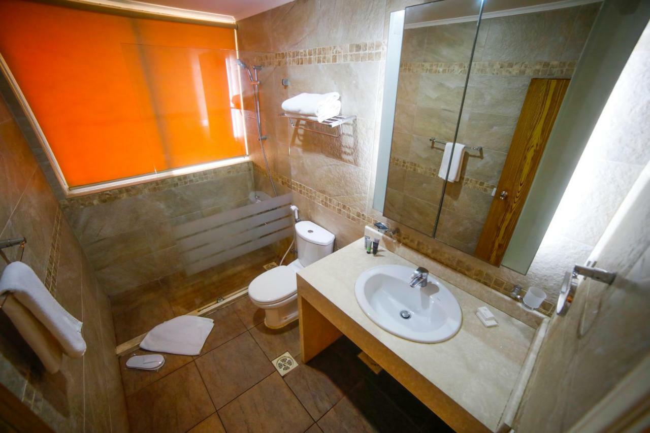 Hotel White House